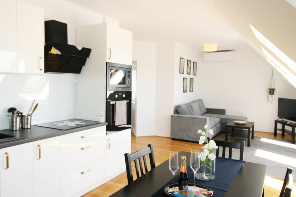 Апартаменты Penthouse With Amazing Terrace L Lf42 Вена Экстерьер фото